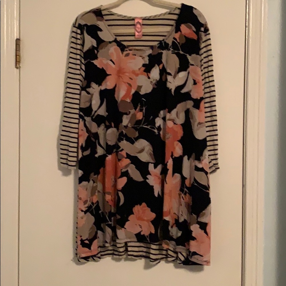 Honeyme Boutique top